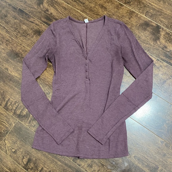 Lululemon close call Henley shirt
